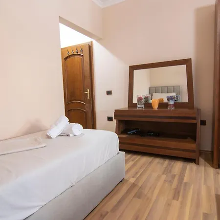 Apartamento Tirana Central Apartment *