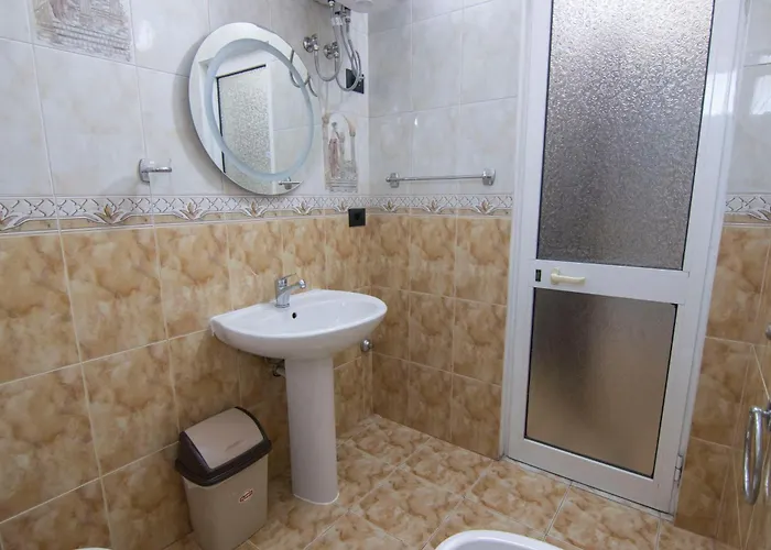 Tirana Central Apartment Lägenhet