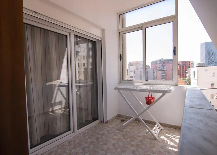 Lägenhet Tirana Central Apartment