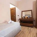 Apartamento Tirana Central Apartment *