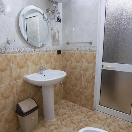 Tirana Central Apartment Lägenhet