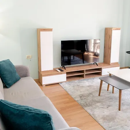 Central Tirana Apartment *